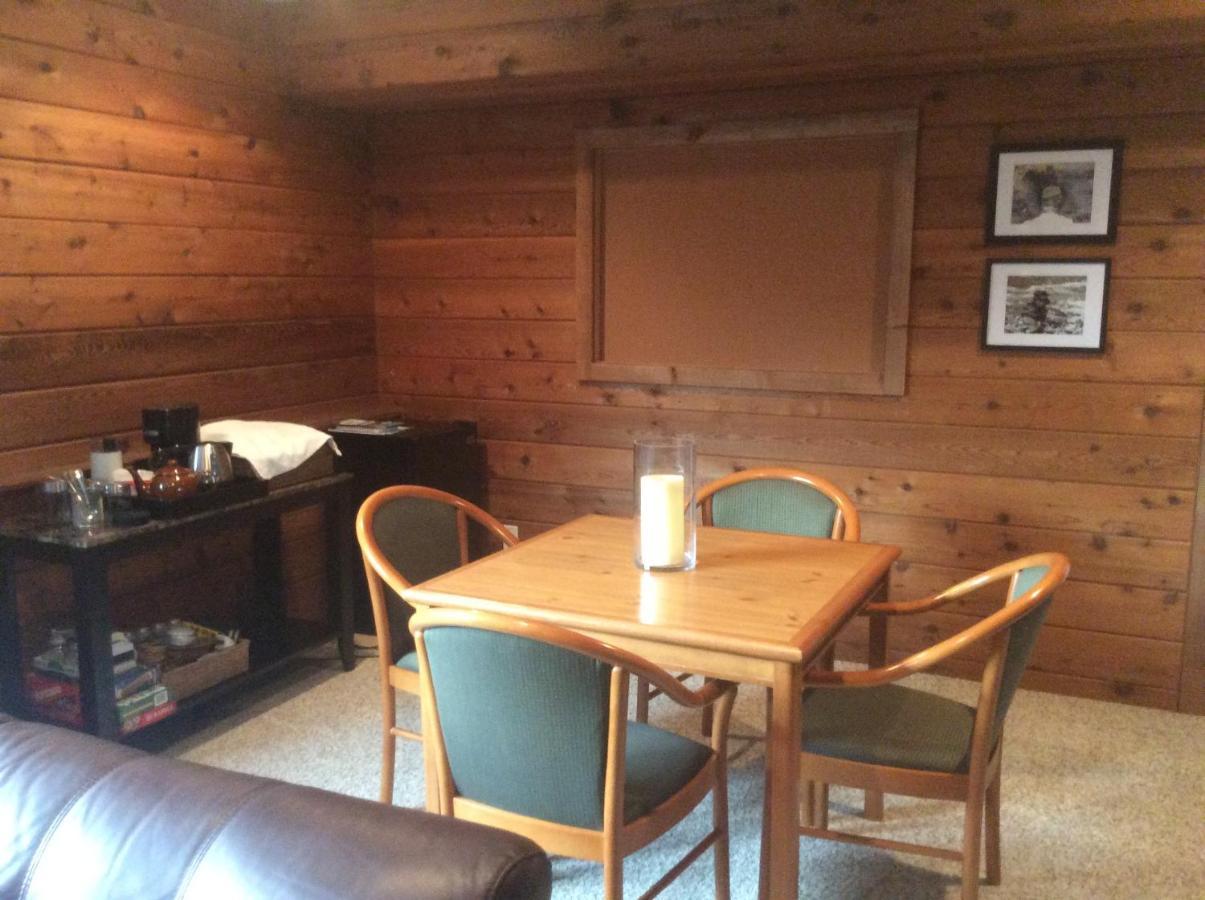 Berkie'S Bed & Breakfast Port Alberni Esterno foto