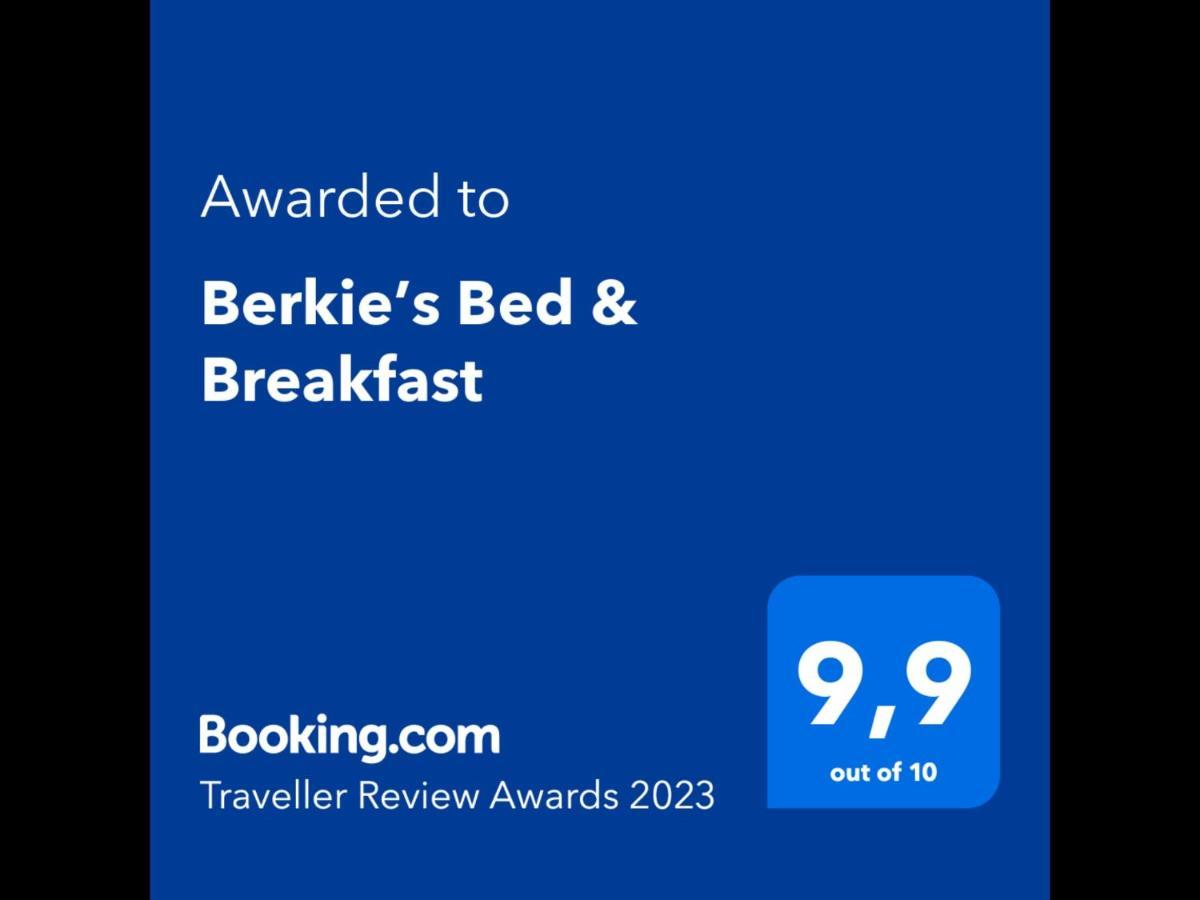 Berkie'S Bed & Breakfast Port Alberni Esterno foto